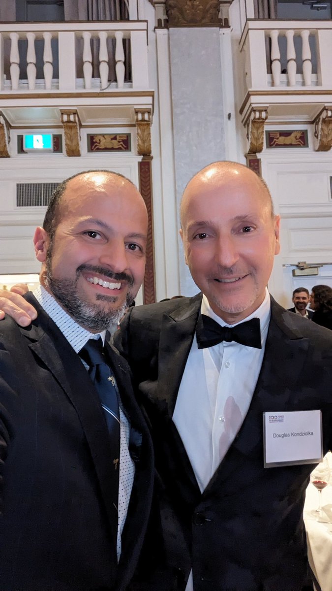A short but definitely memorable trip back to @UofTNeuroSurge to celebrate 100 years of history and innovation. Great to catch up with @gelarehzadeh who continues to lead the way in every regard, Ab Kulkarni my Program Director who played a great part in my training, mentors like