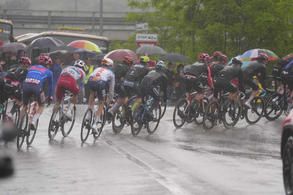 Giro d'Italia tweet media