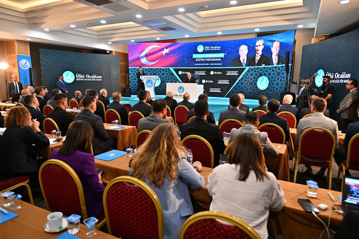 Liderimiz Sayın Devlet BAHÇELİ, “Ülkü Ocakları İl Başkanlarına Yönelik Eğitim Programı” açılışı öncesinde basın toplantısı düzenledi.