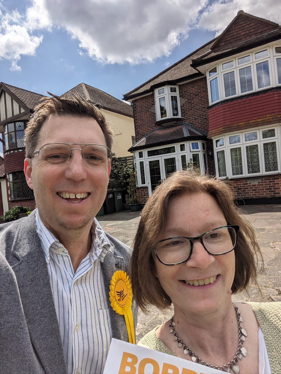 Fantastic morning campaigning for @Bobby_Dean. It's easy to persuade people to get posters up. Thanks to all the @LondonLibDems working across London today!