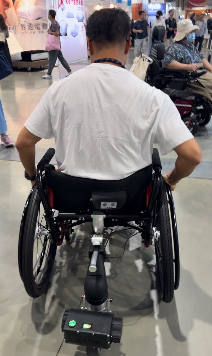 FREEBionicsJP's tweet photo. 【E-KOの体験会】
E-KO車椅子アシストドライブで手動車椅子を電動化にしましょう！
屋外の坂道もスイスイと移動し、屋内の人々の動く早さにも合わせ適切な速さで移動してくれます。
-
https://t.co/1m8H8UYeC6
-
#freebionics #車椅子 #wheelchair #電動車いす #バリアフリー #東京 https://t.co/yTyl1I4kcm