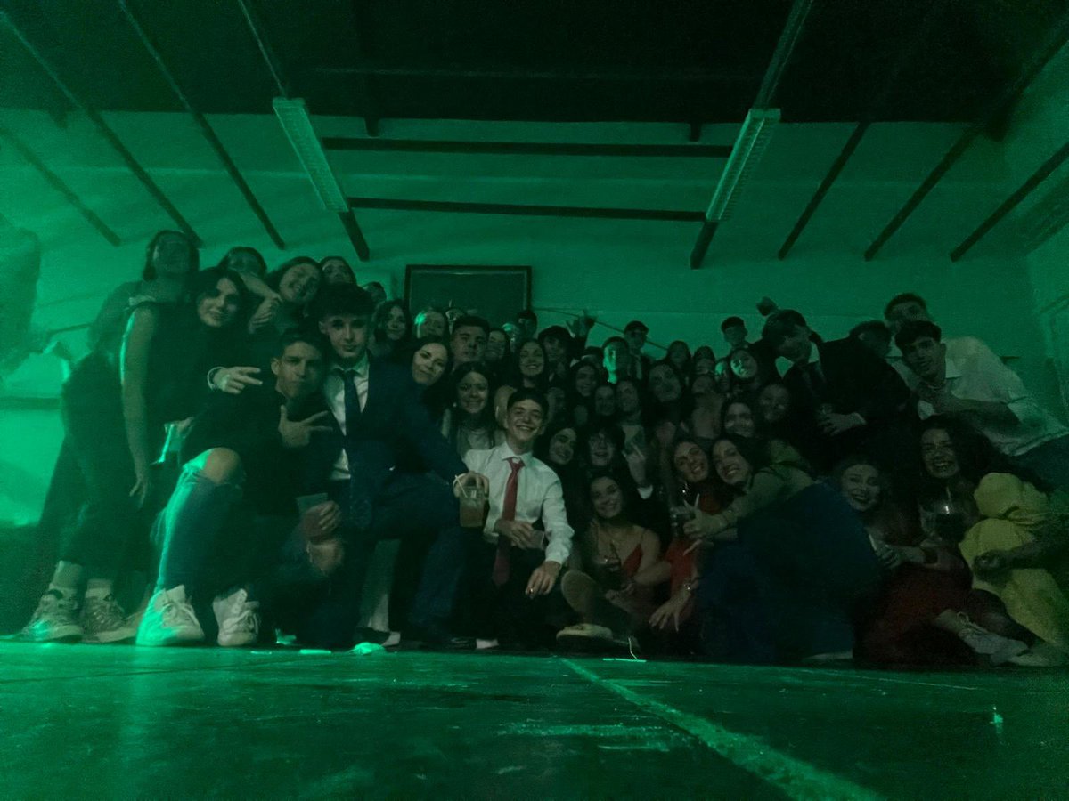 _ssorayaa_'s tweet photo. no he podido tener más suerte 🎓❤️‍🩹 https://t.co/ceEczZF4SH