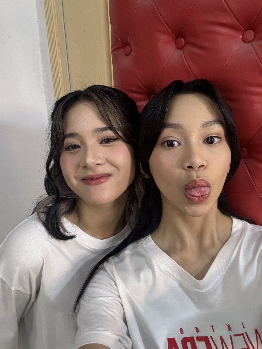 Gendis_JKT48's tweet photo. thankyou for today! ft. kak zee ❤️ https://t.co/eKSsUyXo7X