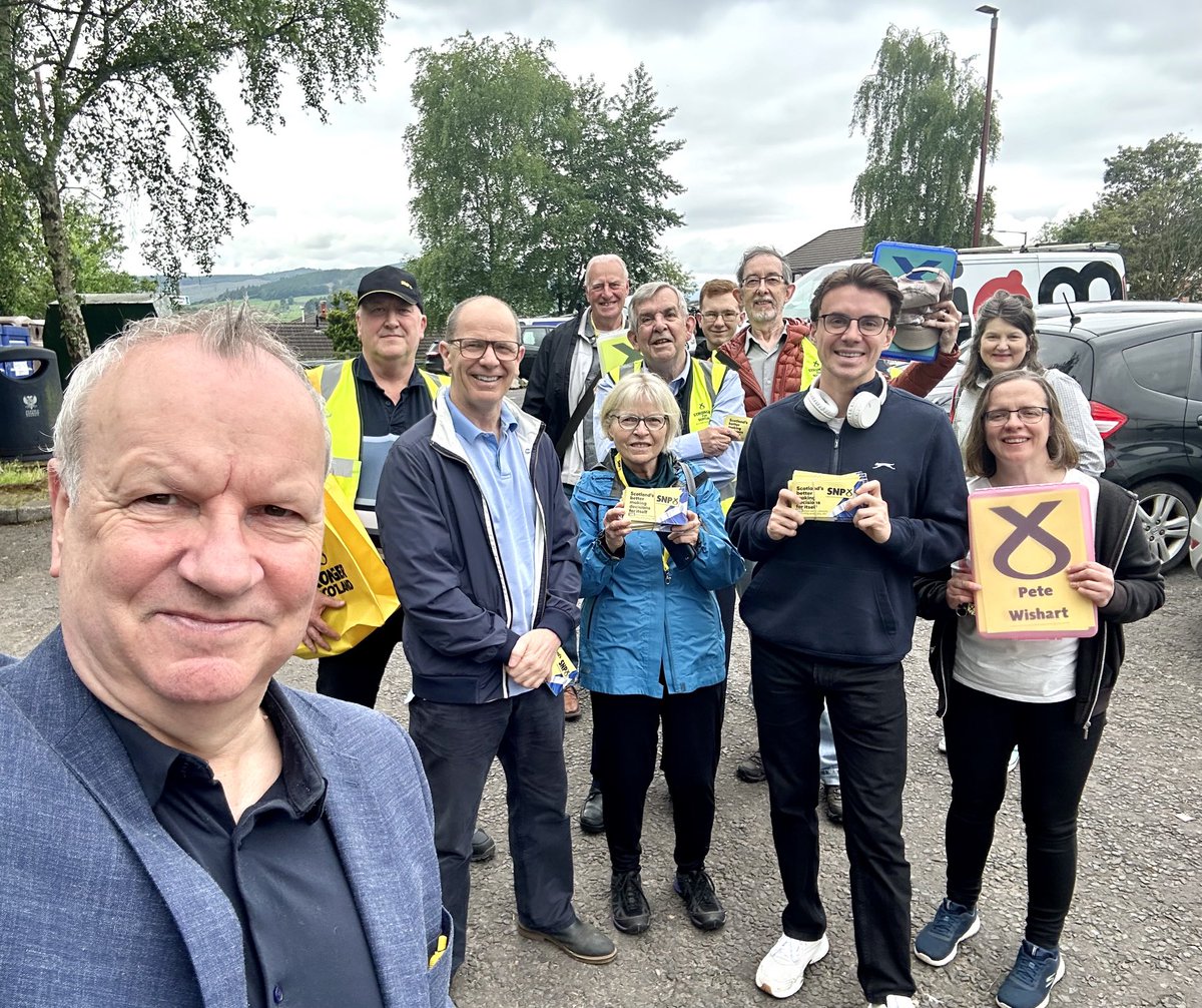 Fantastic start to our weekend of campaigning on the first weekend of the election campaign in Crieff. People just glad that at last they can get rid of this Tory Government.