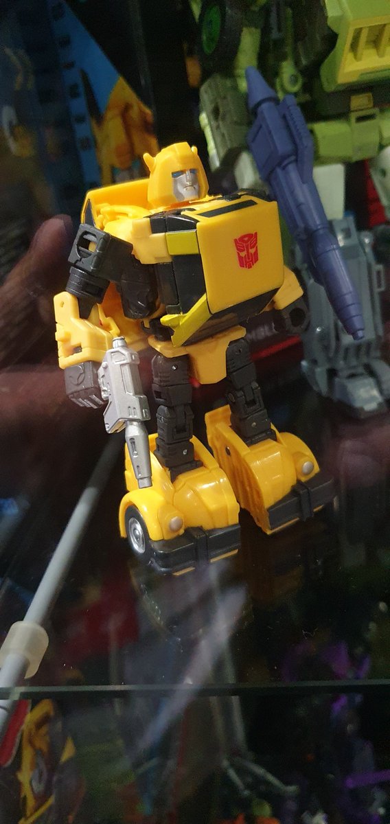 ZakuFan0079's tweet photo. #Transformers Legacy United and Studio Series reveals at #MCMComicCon https://t.co/aLkhgz3TGZ