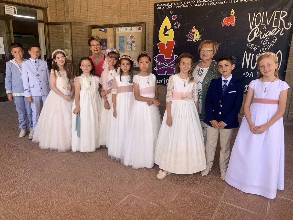 El último grupo de comuniones de nuestros alumnos de 4 prim <a href="/MaristasMedit/">MaristasMediterranea</a> ilusionados por recibir al Señor por 1 vez #somosfamilia #somosIglesia 💯 alumnos y alumnas han celebrado su Primera Comunión #somoseducación toda la comunidad educativa está orgullosa de que así sea 👏👏