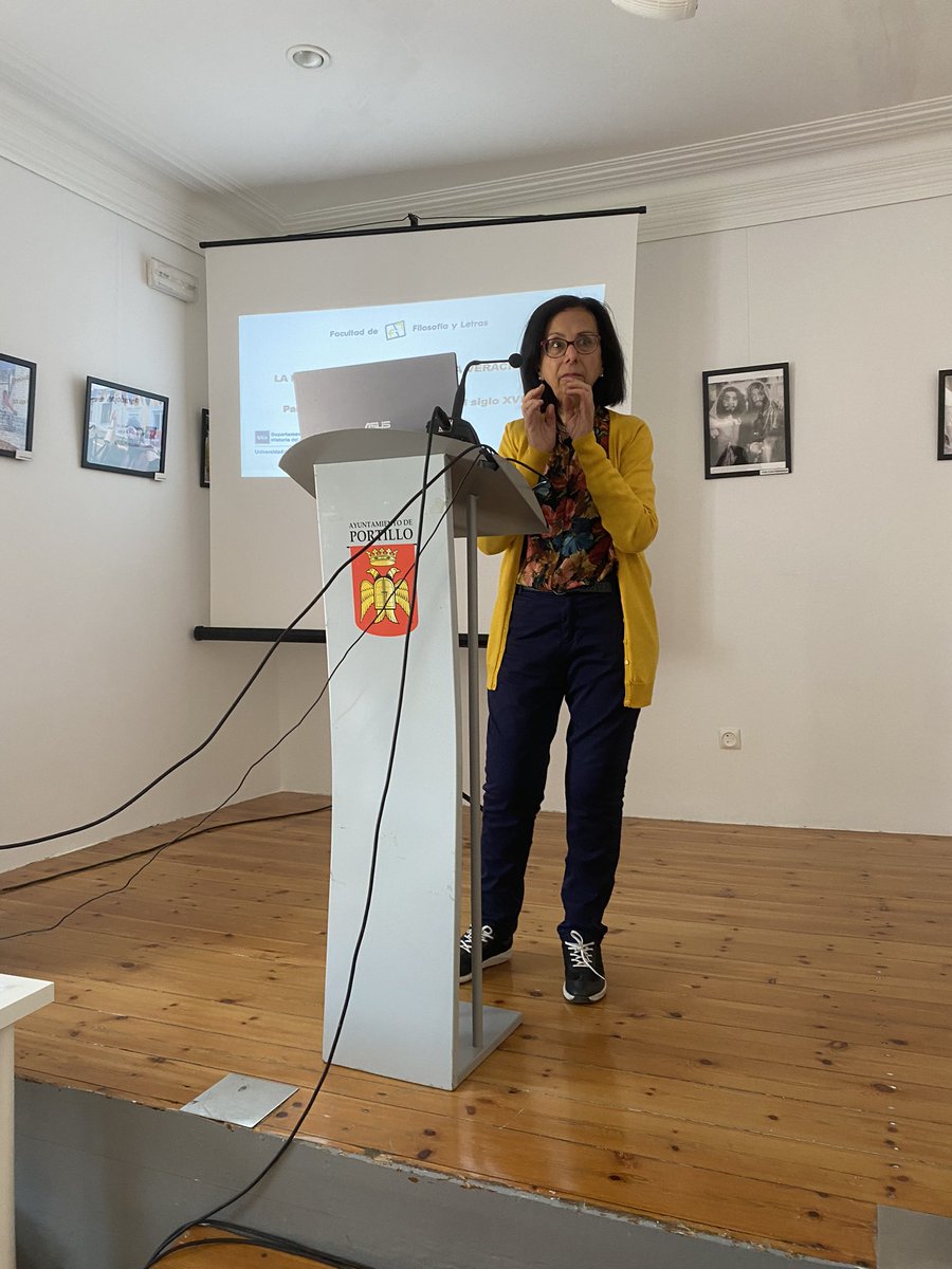 La catedrática de Historia del Arte, María José Redondo, comienza su conferencia