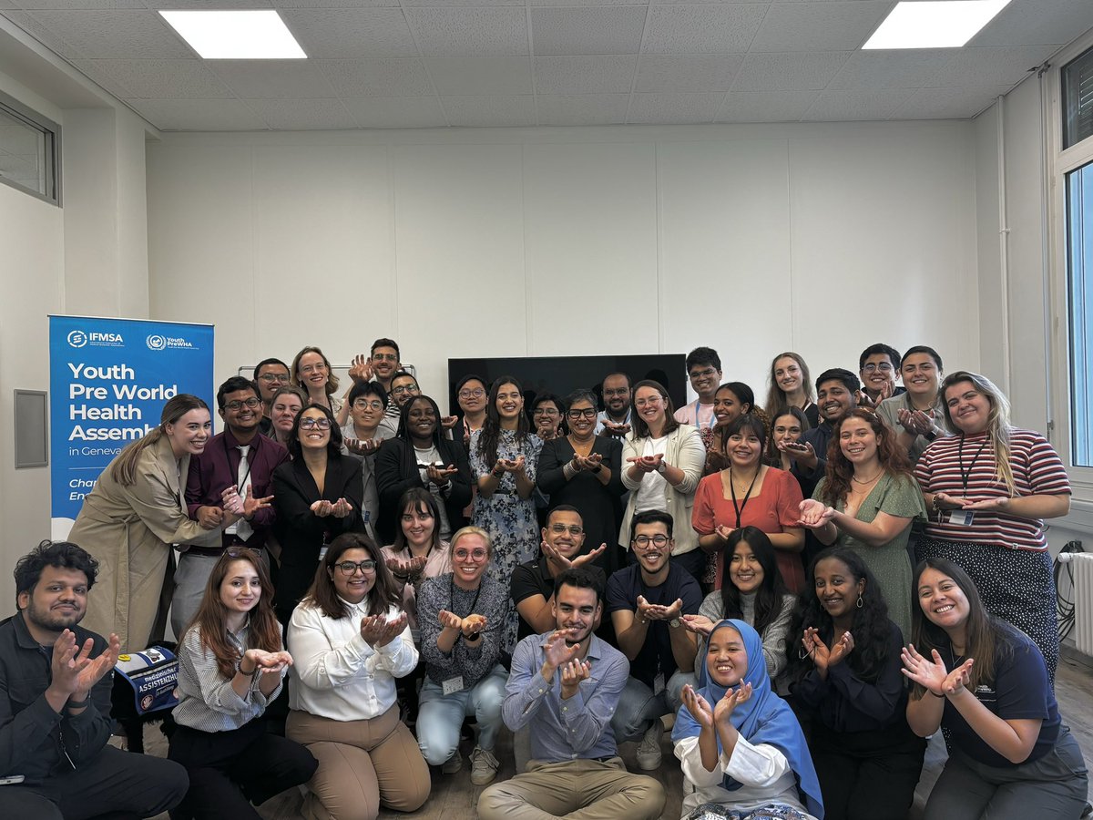 IFMSA's tweet photo. @CemShweta @GCHAlliance @omniaelomrani1 @Salman_Khan2835 We wrapped up the side-event with group pictures — Youth for #ClimateHealth 🌳 https://t.co/nRXwhKvfml