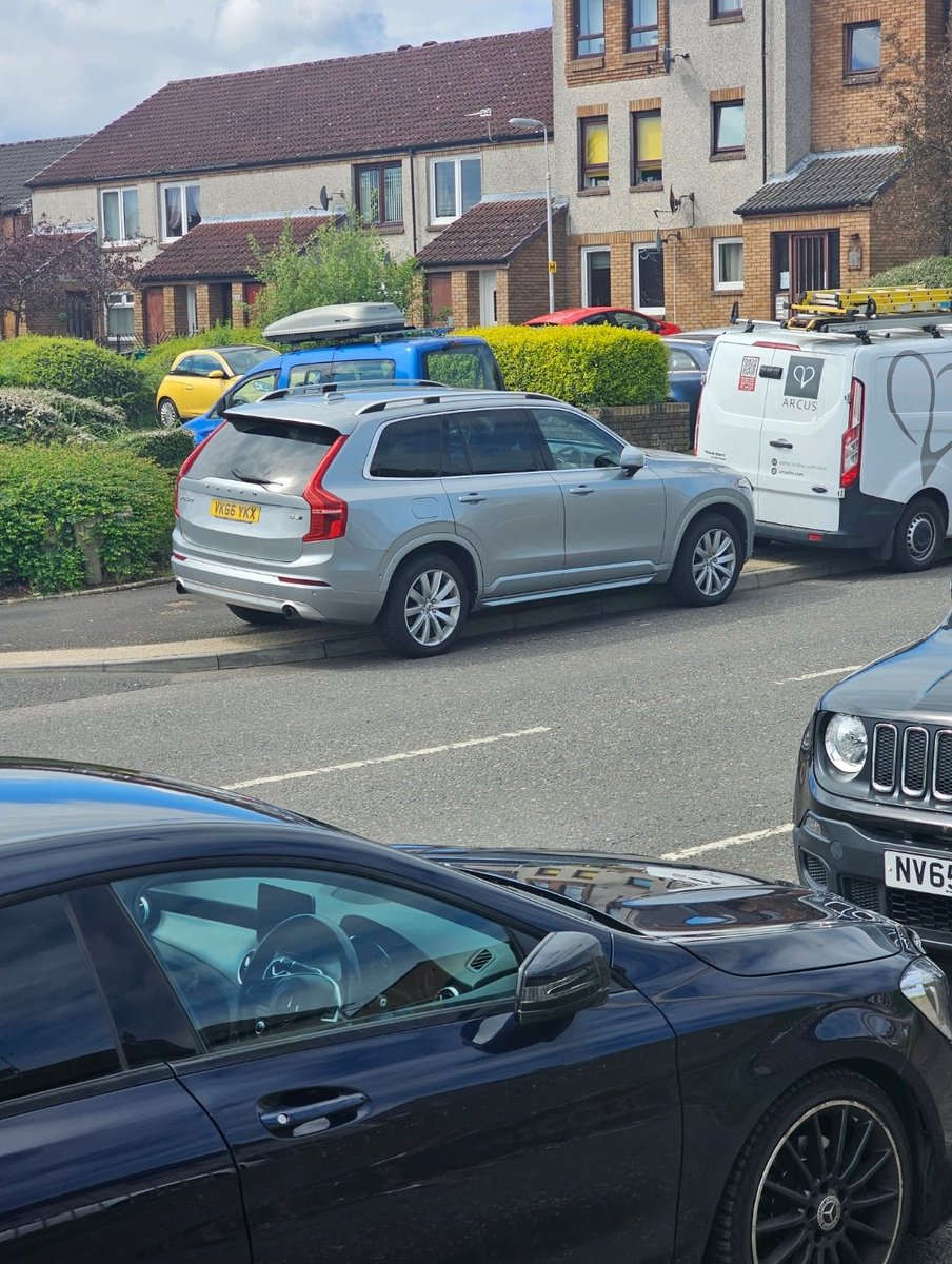scotty9635's tweet photo. @PSOSFife @dunfermlinep When is something going to be done about people parking over cycle lanes and on the pavement to attend the chapel on Aberdour Road before someone gets hurt or there a serious accident ????? https://t.co/RSoqi0utbw