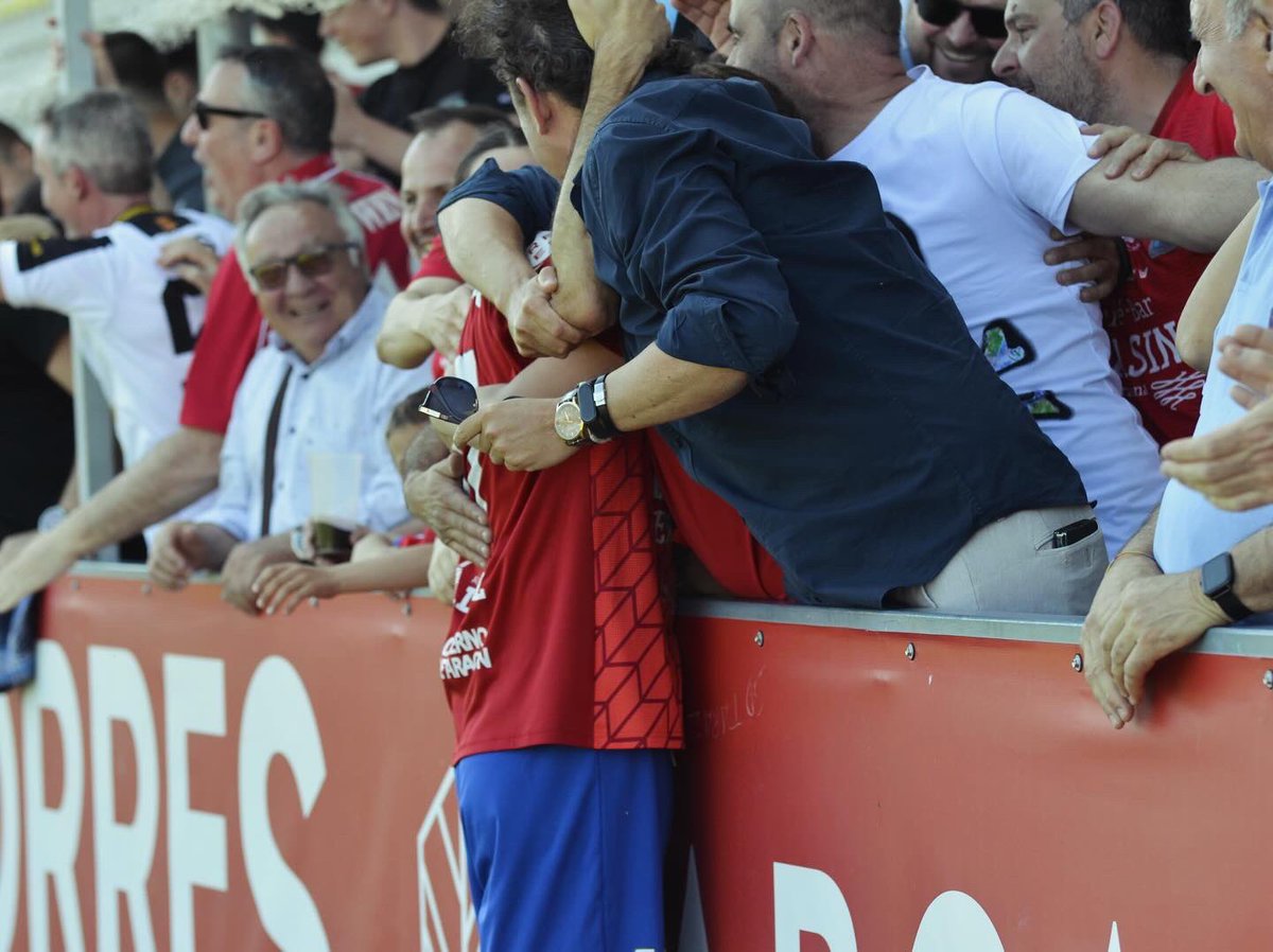 davidcubillas's tweet photo. A por el último baile juntos tíos! ❤️ 👏🏼🔝 @SDTarazona https://t.co/OtSW2vNMLz