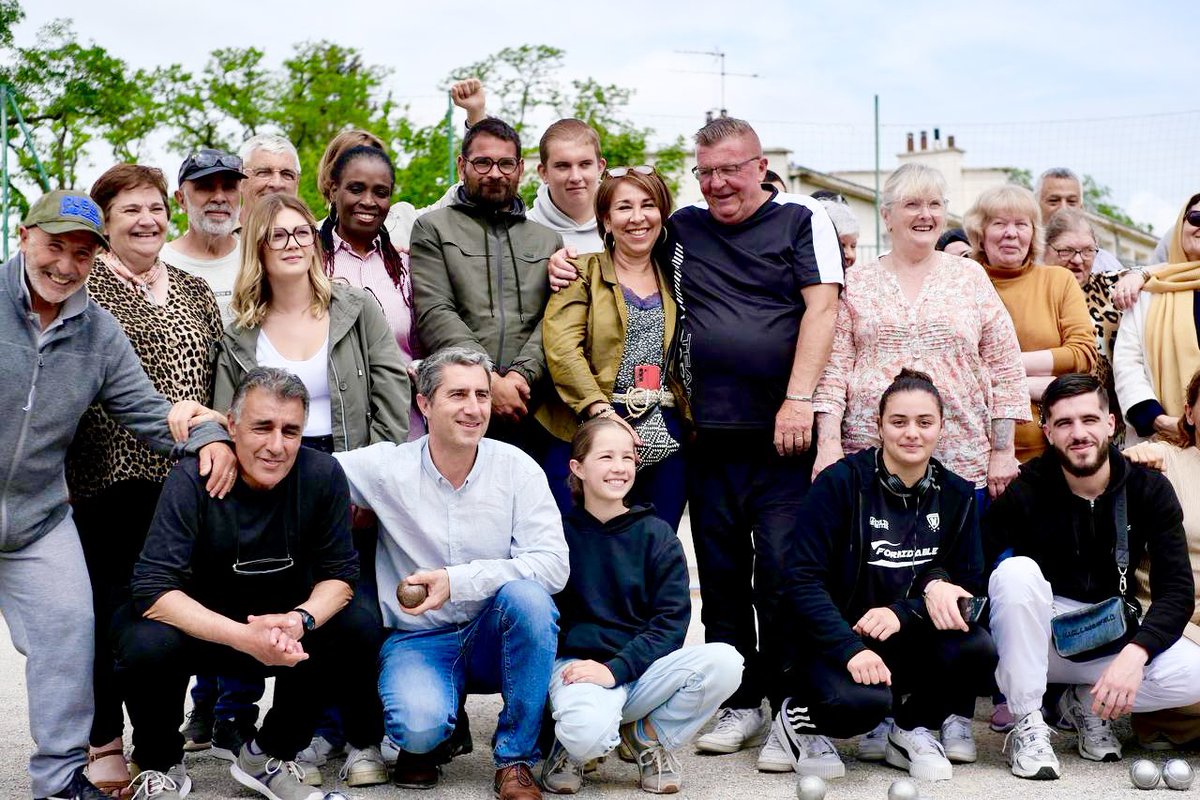 Notre France, comme on l'aime, comme on la souhaite : une France réunie, face aux forces de divsion. Avec @KekeRachel, à Amiens-Nord, pour sa tournée des quartiers populaires !