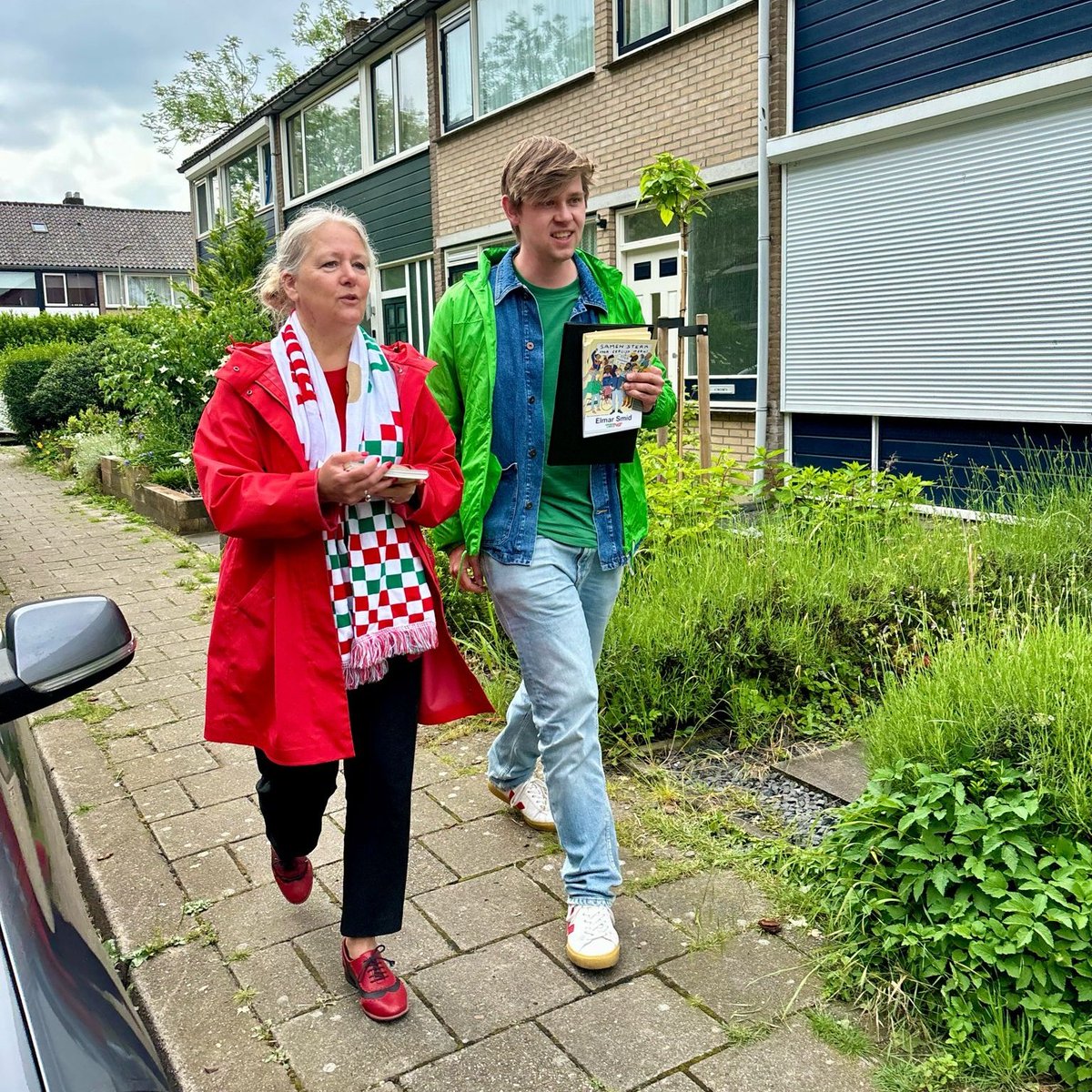 De deuren langs in Arnhem Presikhaaf, de wijk waar ik ben opgegroeid.

In Europa wil ik aan de slag voor eerlijk werk, met een zeker inkomen. Dat is hard nodig zodat iedereen een eerlijke toekomst krijgt!

Op campagne dus met <a href="/emsent/">Esther-Mirjam Sent</a> <a href="/GroenLinks026/">GroenLinks Arnhem</a> <a href="/PvdA_Arnhem/">PvdA Arnhem</a> Ga 6 juni stemmen!