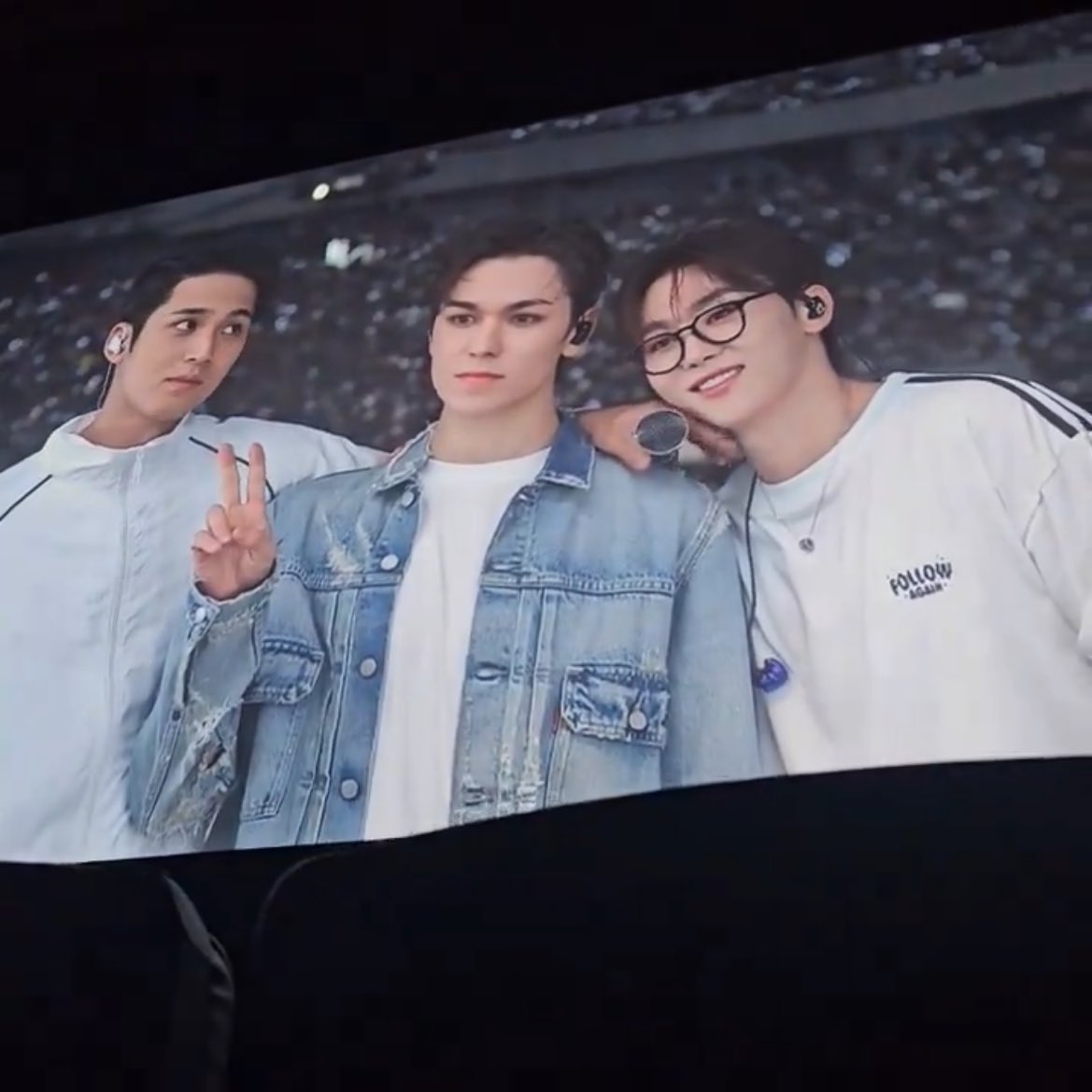 oeedang's tweet photo. 어떤 강아지가 어떤 귤 목을 간지럽히다 ->둘이 눈이 맞다 https://t.co/5eP0dnCe35