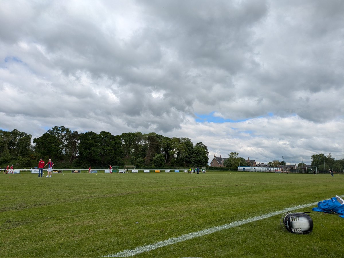 MackiePhotos's tweet photo. Last weekend before I head off to the TT, so attempting to cram as much Shinty action as I can. @BeaulyShinty vs @KinlochshielSC in the Camanachd Cup. #shinty https://t.co/NzJtMKDSJt