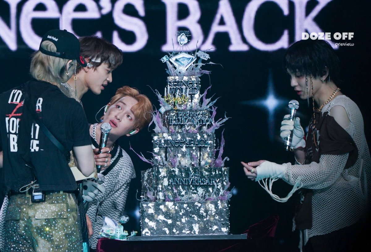 DO_ornah's tweet photo. #빛나는샤이니의_열여섯번째_봄 
#HAPPY_SHINee_DAY https://t.co/dI1OjZbzur