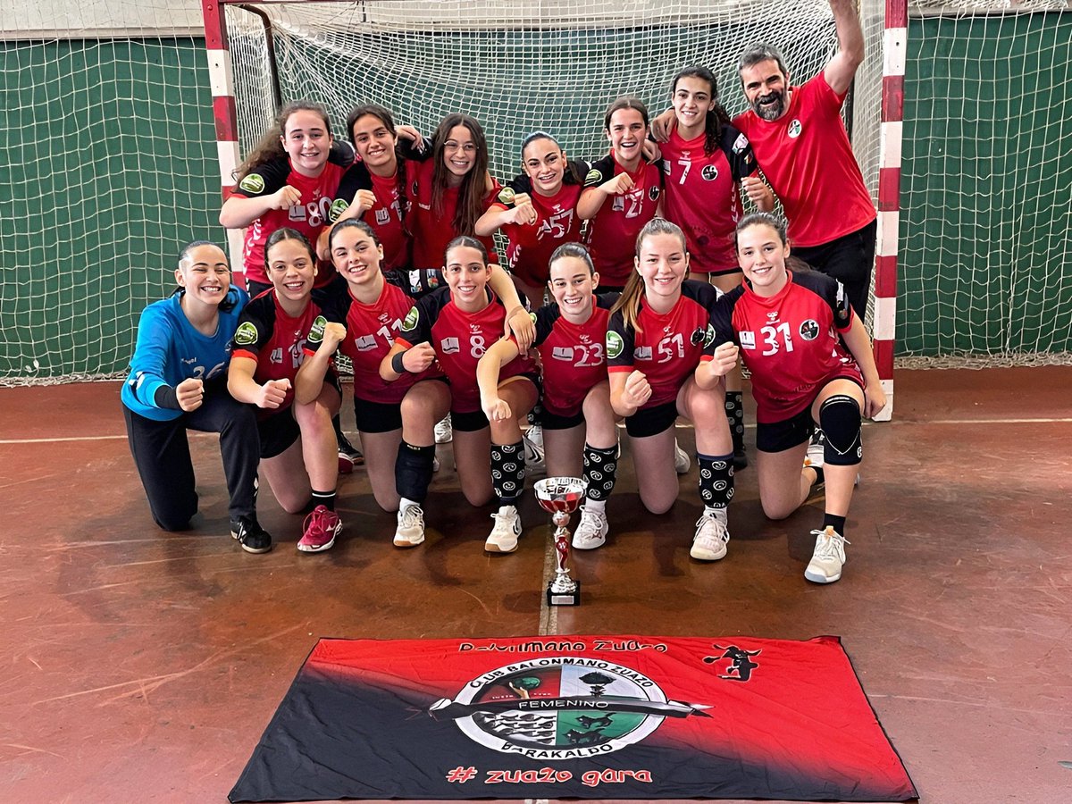 🏆 Bizkaia Kopa 2024 - Finalak
🤾‍♀️ Cadete Femenino
📌  Pol. Isla Kale - Mundaka
🆚️ @bmurduliz 21-40 @CbmZuazo
🎙 TXAPELDUNAK! Nuestras #GuerrerasZuazotarras del Cadete A se hacen con el titulo copero gracias a un gran partido! Zorionak neskak! 🔴⚫️
#EskubaloiaBizkaia
#ZuazoGara