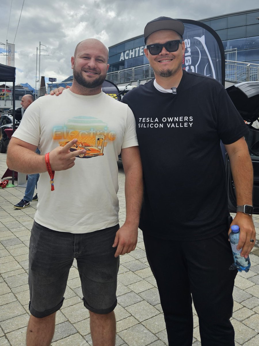 Vlad | President of Tesla Owners Club Romania tweet media