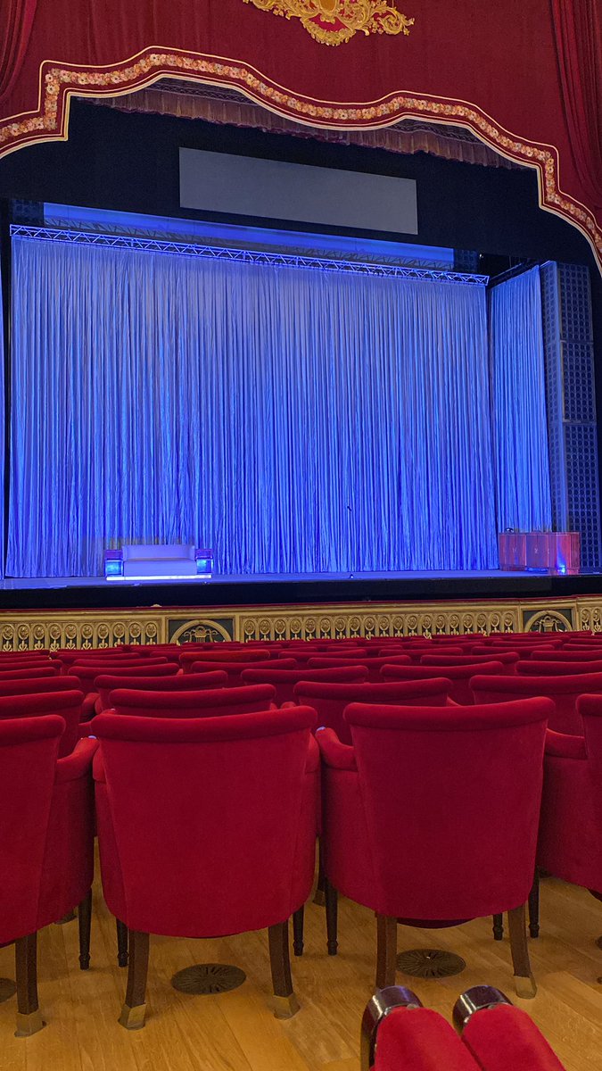 A @teatrosancarlo pour château de Barbe bleue et voix humaine MeS Warlikowski avec Elina Garanča et Barbara Hannigan dur. Ed.Gardner.