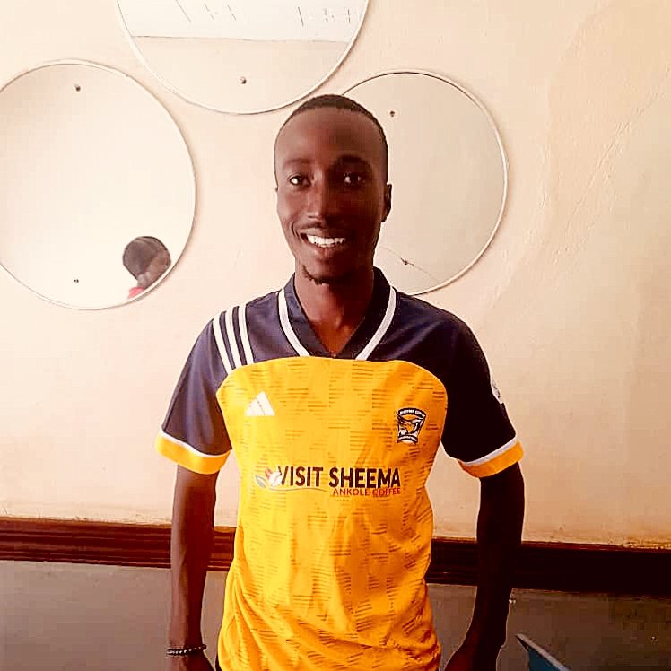 SheemaMunicipa1's tweet photo. CEO #JKGraphics in our District's official home Kit ๐ฅฐ
Send a WhatsApp text on 0705607711 to order for yours now now at as low as 40k, Support the team.
#SheemaDistrictTeam @Ankolecup #3rdEdition https://t.co/TosCFuxBvn