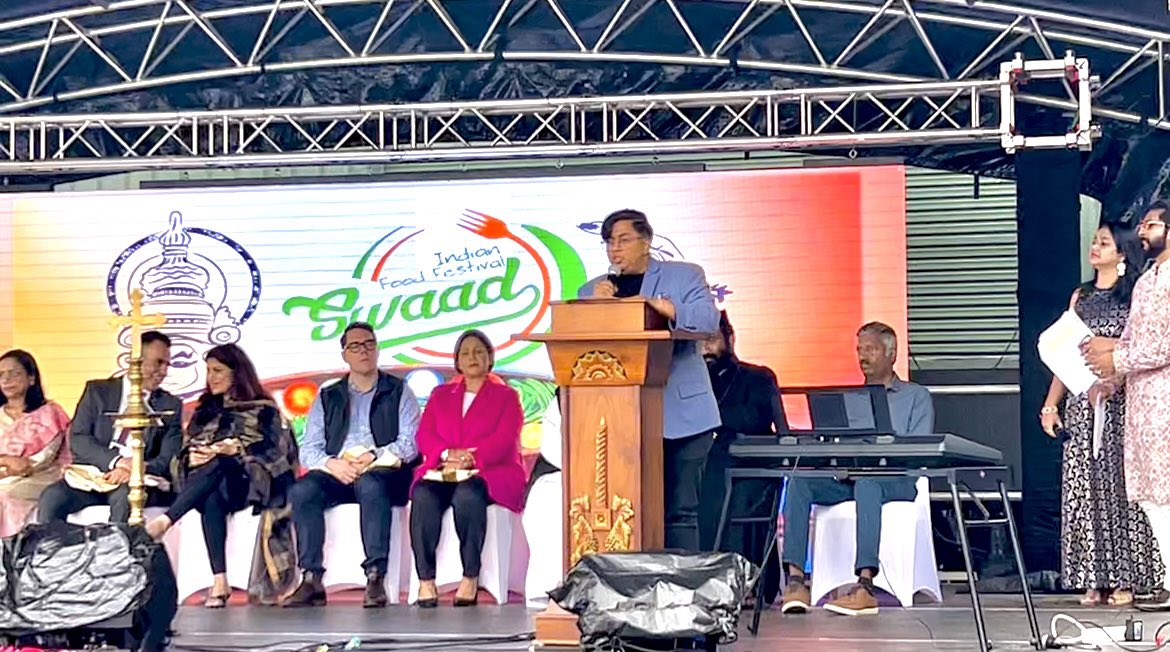 PrerrnaPahwa's tweet photo. Honoured to speak at the SWAAD 2024 Festival by St. George Indian Orthodox Church, Brisbane! Grateful for the opportunity. Great to share about @SimplyHumanAus and our stem cell donor drive. Loved the food, dances, and connecting with @CGIBrisbane Ms. Neetu Bhagotia &amp; team! https://t.co/yKmwrM4bYt