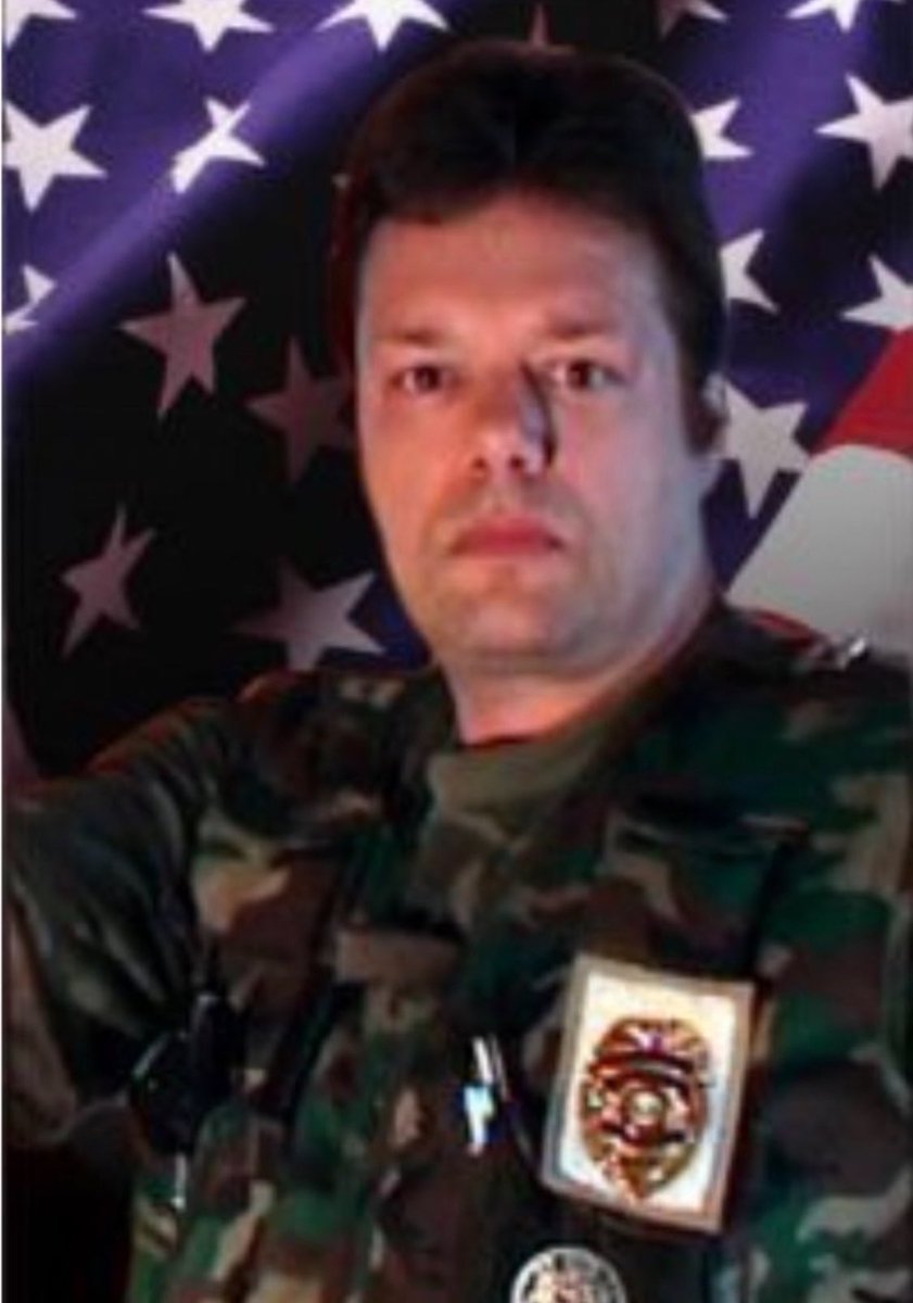 KalKorffExposed's tweet photo. Apologize immediately, Kal Korff, to every veteran and their families for disgracing them with your stolen valor. You’re a fake colonel with not a day of service. @kalkorff, you disgust me. @UFOliticsCEO #military #vets #veterans #stolenvalor #scum #reno #nevada #sproutsfm https://t.co/bUPi3XxQzO