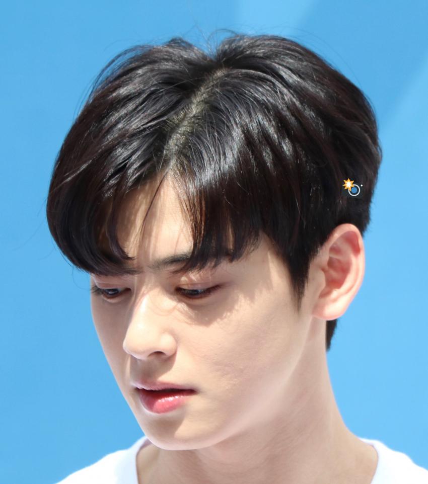 _storyc_'s tweet photo. 케이스위스 차은우 무보정 사건 https://t.co/X7NJbrCRMI