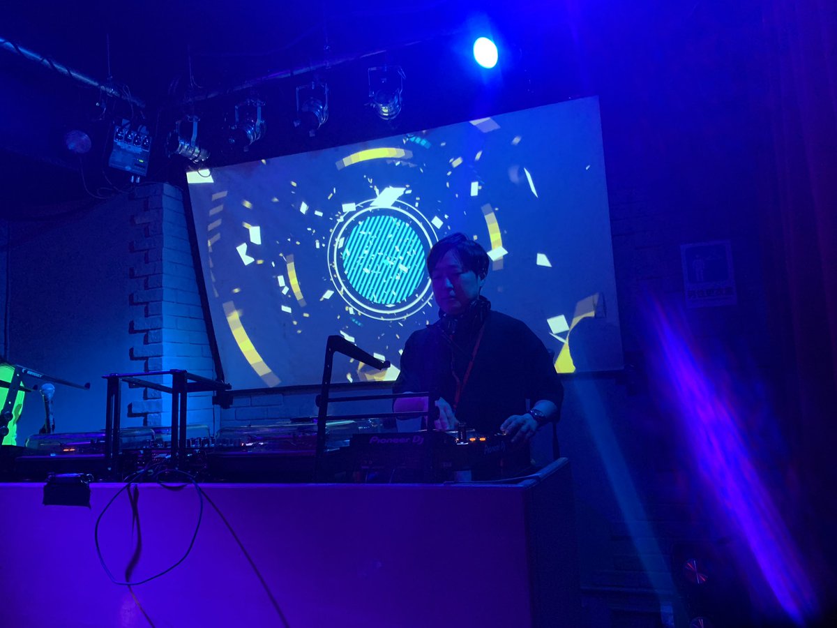 #ココカラっ
 オープンしました！！
1番手はKaren！！