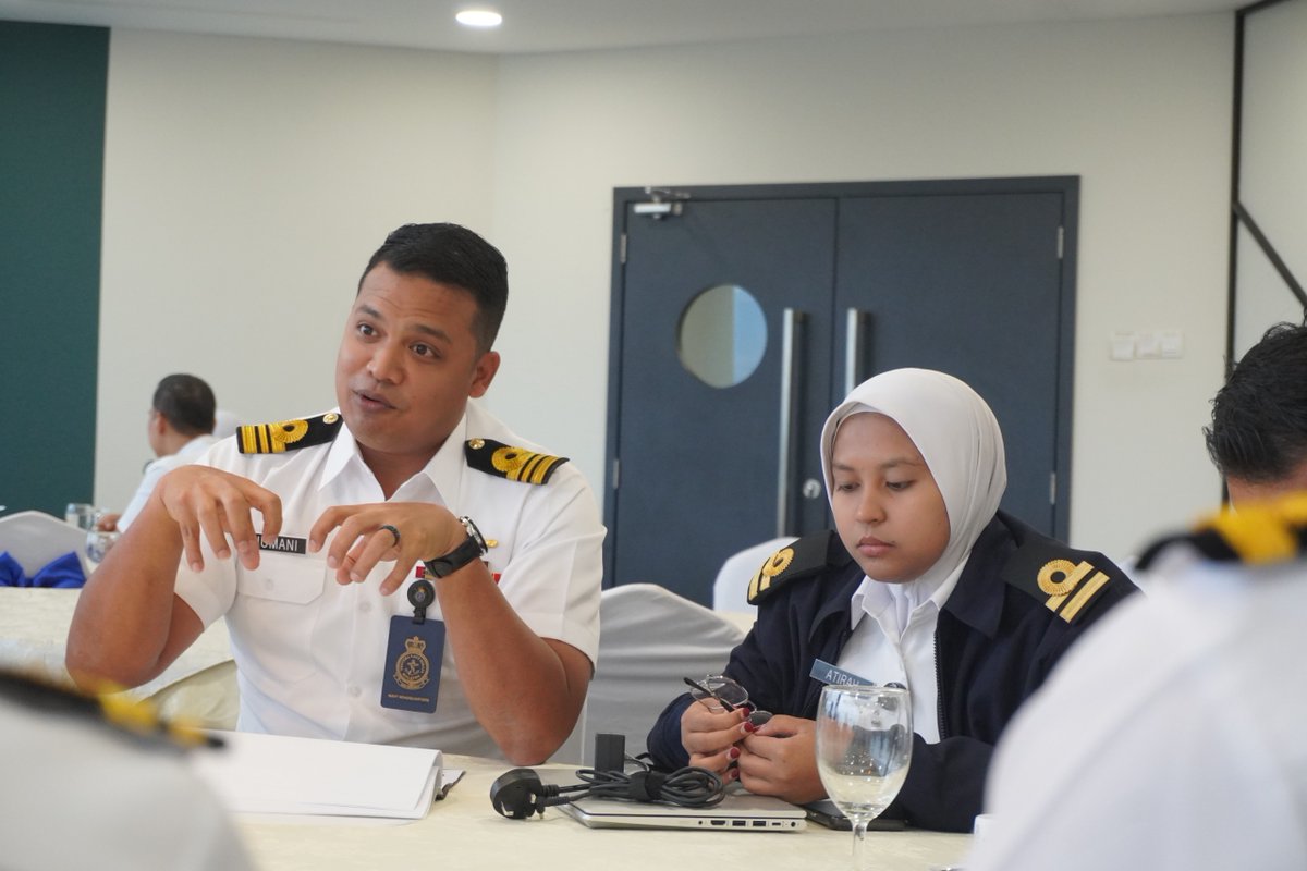 Sesi Dialog Pengurusan Sumber Manusia bersama Warga Mk SIMPANAN telah dilaksanakan pada 24 Mei 24. Sesi Dialog ini bertujuan untuk memberi penerangan yang jelas kepada pegawai dan anggota di Mk SIMPANAN tentang struktur laluan kerjaya pegawai dan anggota di Mk SIMPANAN.