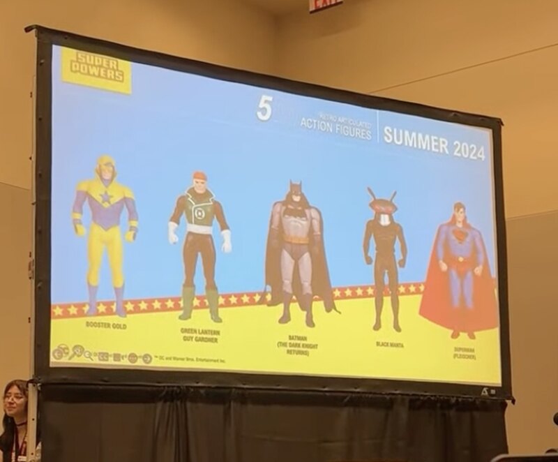 PoliplasticPod's tweet photo. Los nostálgicos nos hemos llevado doble alegría con la presentación que hizo 
@McFarlaneToys
 de la próxima wave de #SuperPowers y de la próxima #MegaFig de #Darkseid en versión clásica que hemos podido ver gracias a 
@ToyNewsInterna1 
#Kenner #McFarlaneToys https://t.co/2MEIop0F5Z