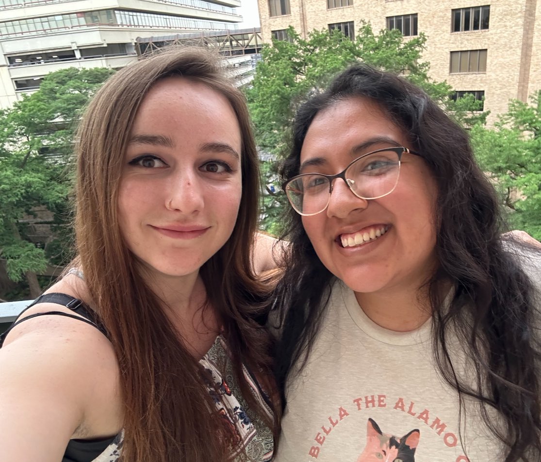 KTChannel3's tweet image. 💜My 28th birthday today💜

Shoutout to all of my friends who I have finally met &amp;amp; to the ones I have not met yet. Kpop brought us together &amp;amp; we are still be friends years later. Even though we all live in different states Haha Excited to make more memories:)

Love you all💜