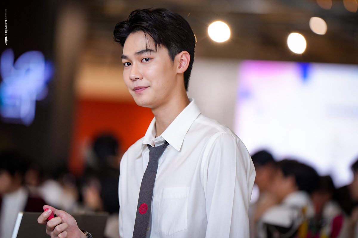SaturnInOctober's tweet photo. อาการมันยังไงง // ดมยาดมโชว์ 1 ปื้ดดดด 

#endofonethird 
#dew_jsu @dew_jsu https://t.co/usHgmDy6l8