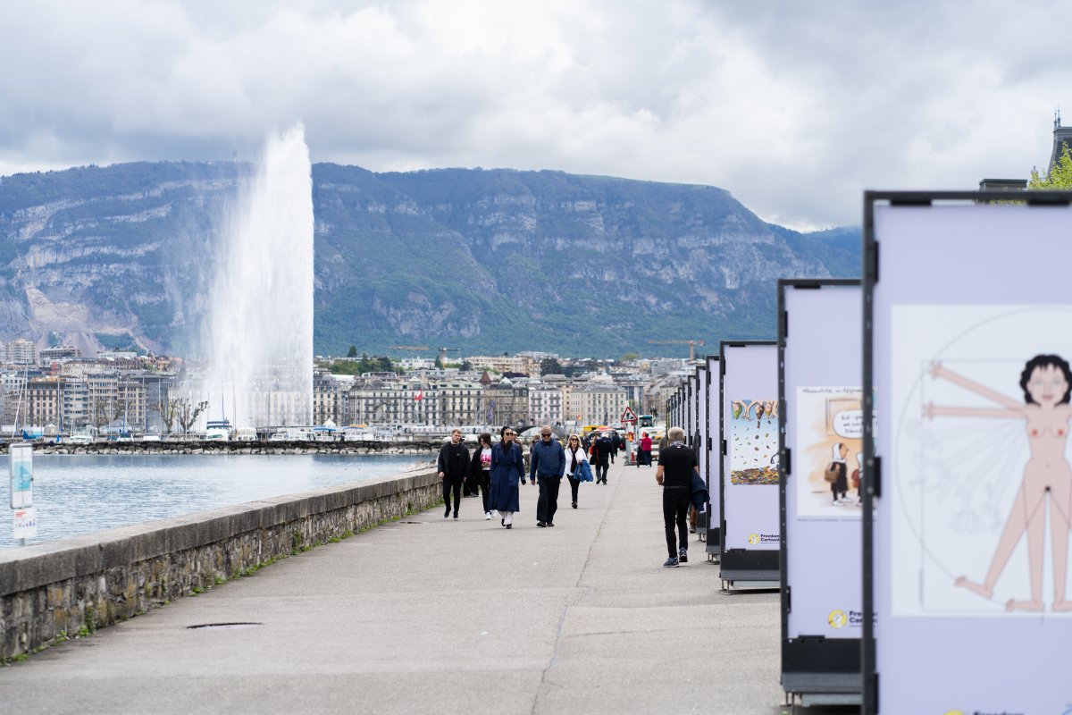 chappatte's tweet photo. PLUS QUE 10 JOURS pour visiter l'expo internationale de dessins de la Fondation Freedom Cartoonists @freedomcartoons sur le quai Wilson à Genève - Jusqu'au 2 juin - INFOS 👉 https://t.co/Bkfn2TJTX2 https://t.co/1m59kkalrh