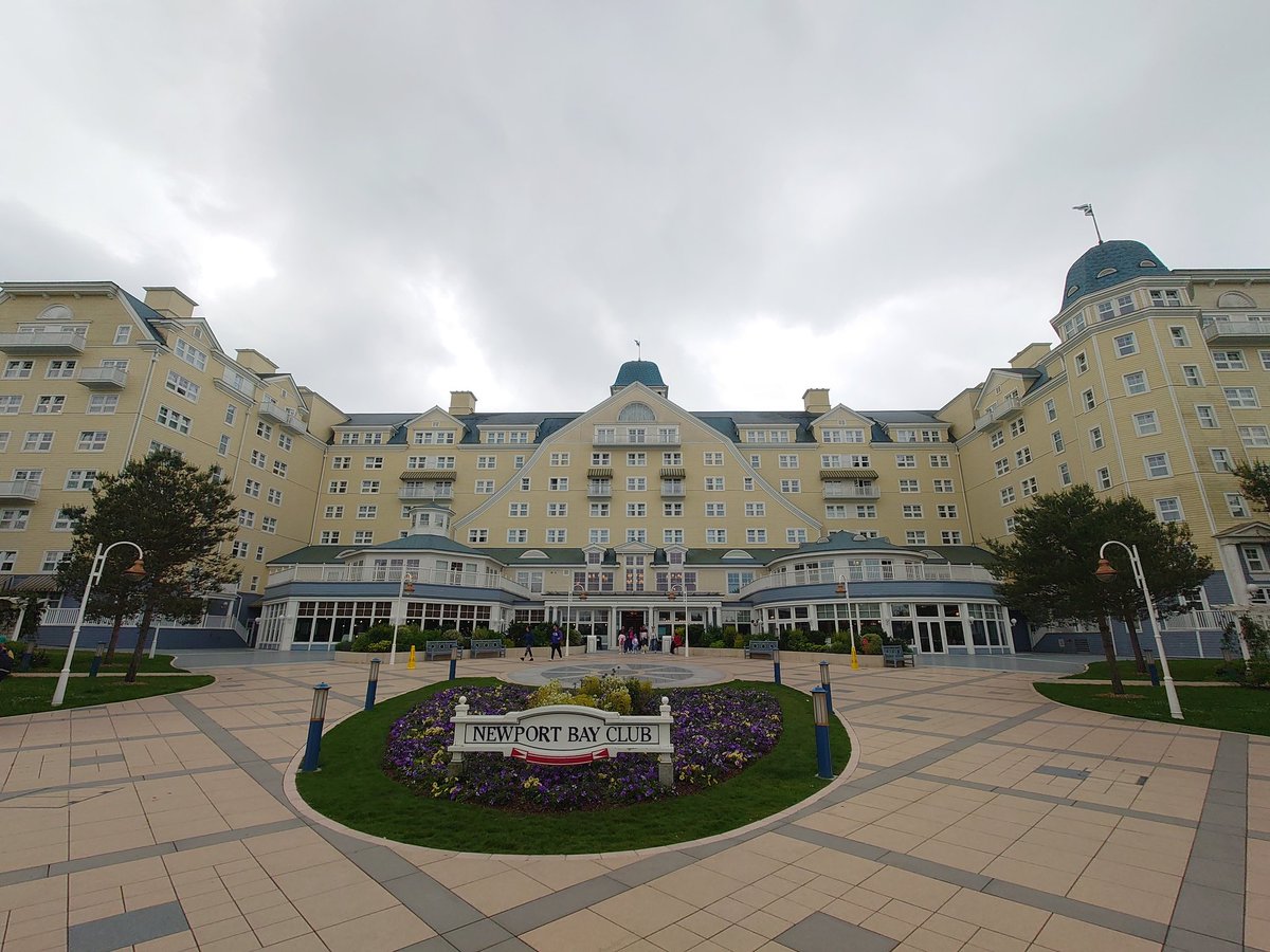 maxm097's tweet photo. #CFGrandParisTour Tag 5-7: Für drei Tage waren wir nun im Disneyland Resort Paris. Kurz eingecheckt im Newport Bay Club und ging es los mit dem Disneyland Parc. https://t.co/penrMcZqje