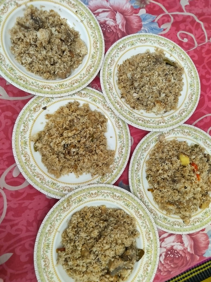 HayaShakil's tweet photo. Chicken biryani cooked by me 😊
#GalaxyZFlip5 https://t.co/NlUNaTlNss