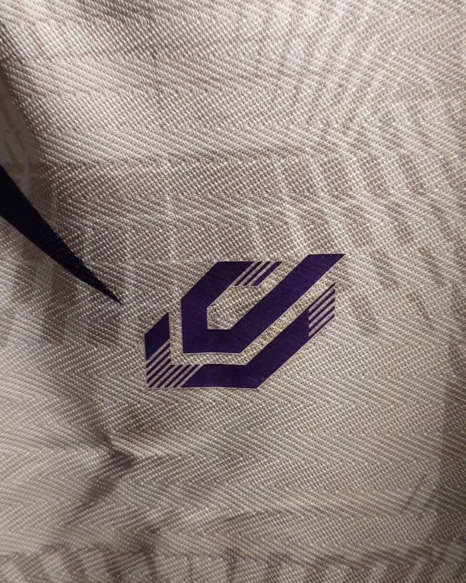 Jersey Match Worn Persik Kediri Away Edisi Piala Presiden 2022
#88 Joanderson
Jersey size M. Celana size M.
(-) Noda di beberapa tempat. NNS sedikit crack.
Dipakai beberapa pertandingan.
Rp 650.000

<a href="/Jerseyforum/">Si Paling Jersey</a> <a href="/JerseyLigina/">Pencinta Kain Ligina (Follow IG: @pjli_id)</a> <a href="/jerseysneil/">#lelangsneil</a> <a href="/indonesianjsy/">Indonesian.Jersey</a>