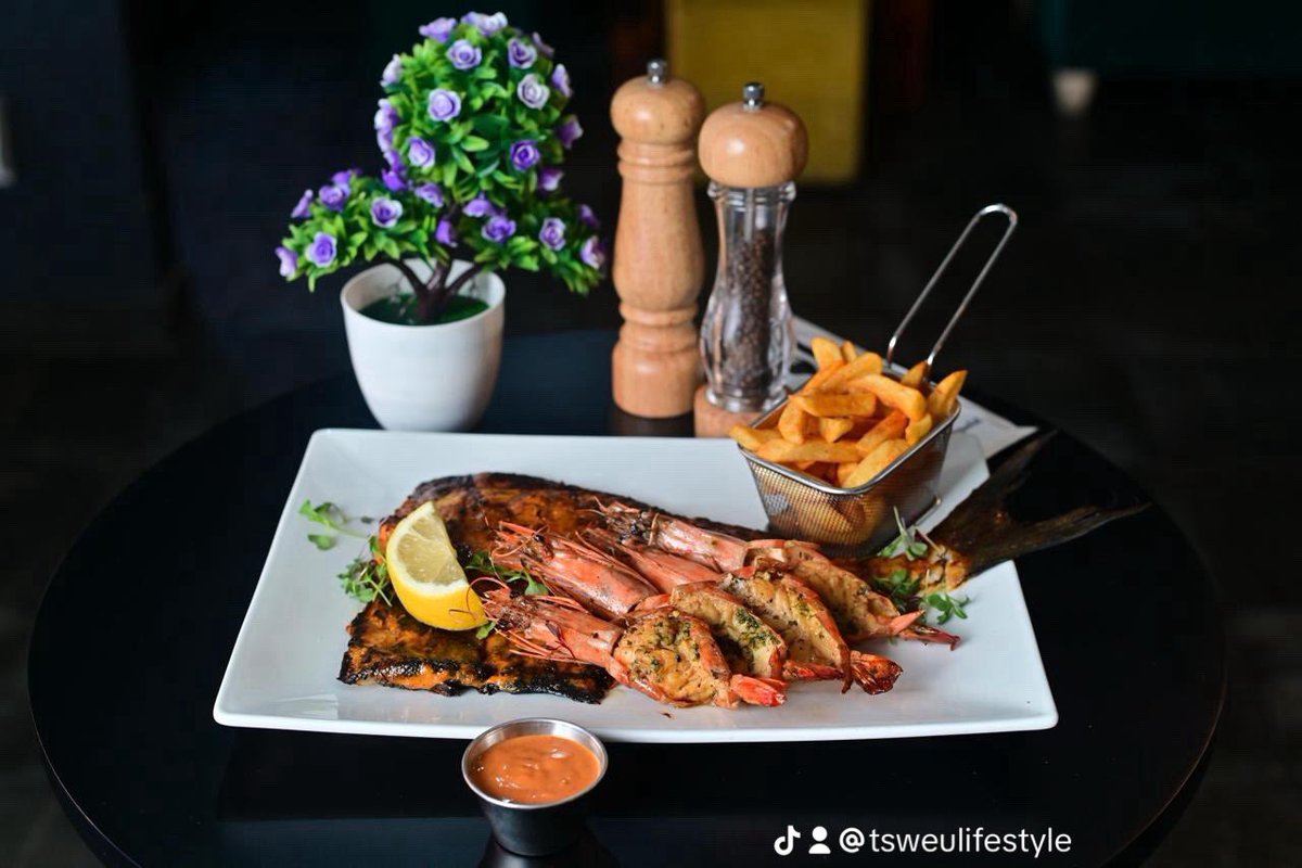 Tsweu Lifestyle Cafe tweet media