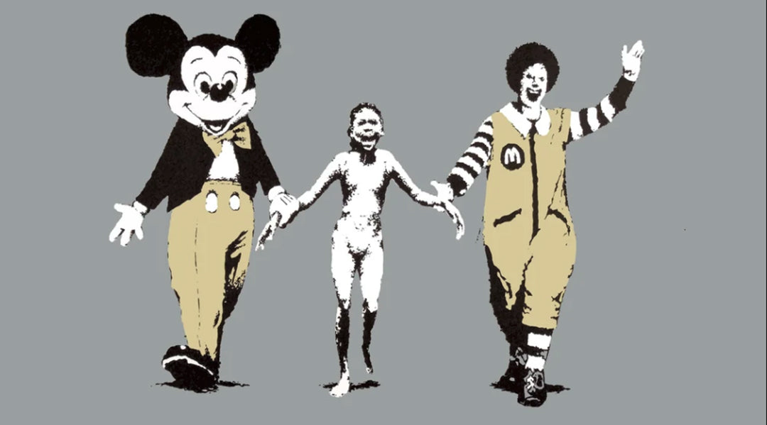 @Aubin_Hellot Napalm Banksy, 1994 Les USA, 'shérifs du monde', installant des 'démocraties' comme Israël ...