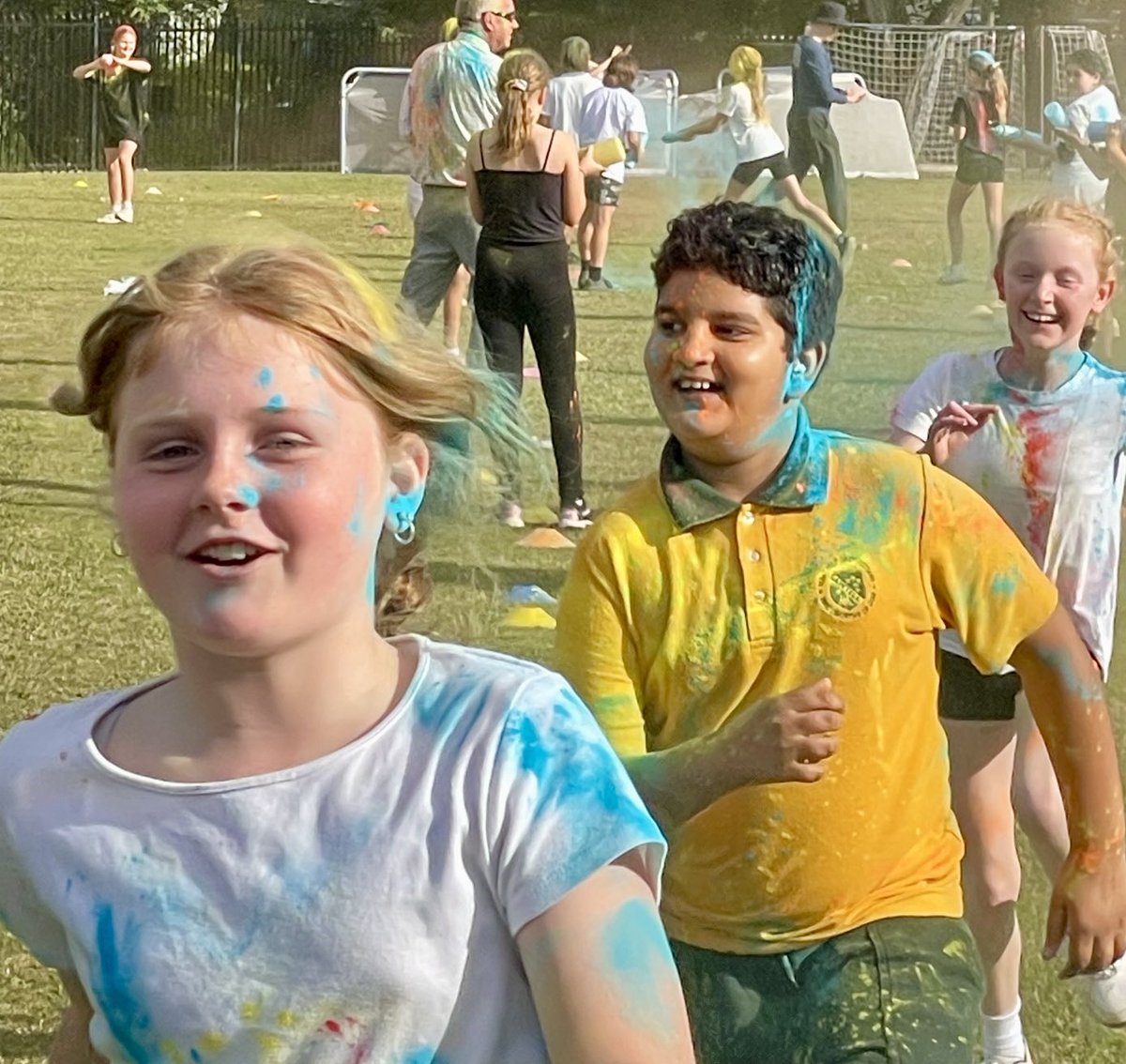 TeamYr5's tweet photo. Loads of smiles! https://t.co/1lajIYglQr