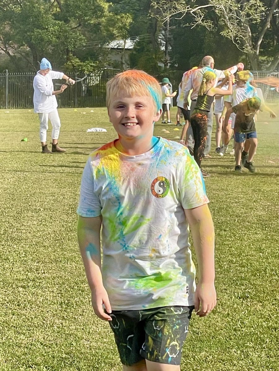 TeamYr5's tweet photo. Colour Run fun! https://t.co/6BlKVzRnAS