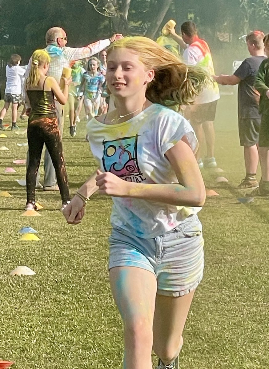 TeamYr5's tweet photo. Colour Run fun! https://t.co/6BlKVzRnAS