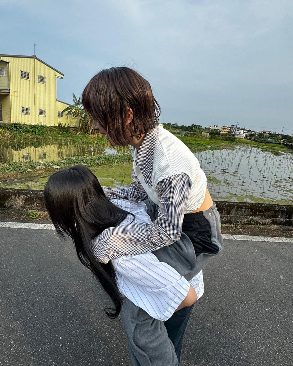 Finally, finally, "How Sweet" has been released!!! We performed "How Sweet 🍬" and "Bubble Gum 🫧" together on stage for the first time. I was a little nervous, but I prepared diligently because of the anticipation and support from our Bunnies.