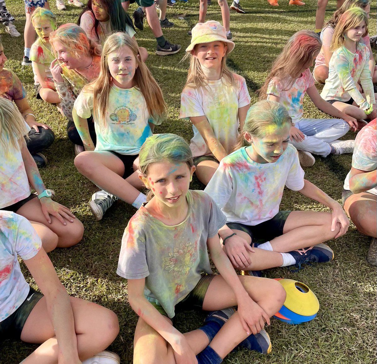 TeamYr5's tweet photo. Year 5 are a colourful bunch! https://t.co/zpmIYU6QhF