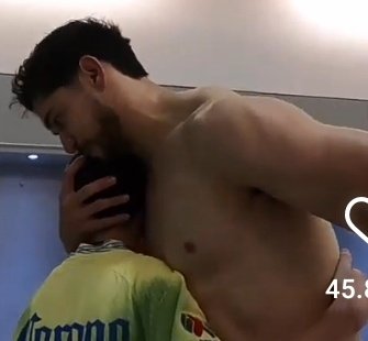PutiHambrienta's tweet photo. Ya sáquenle el pack a este hombre xdios https://t.co/3KzEoULbFS