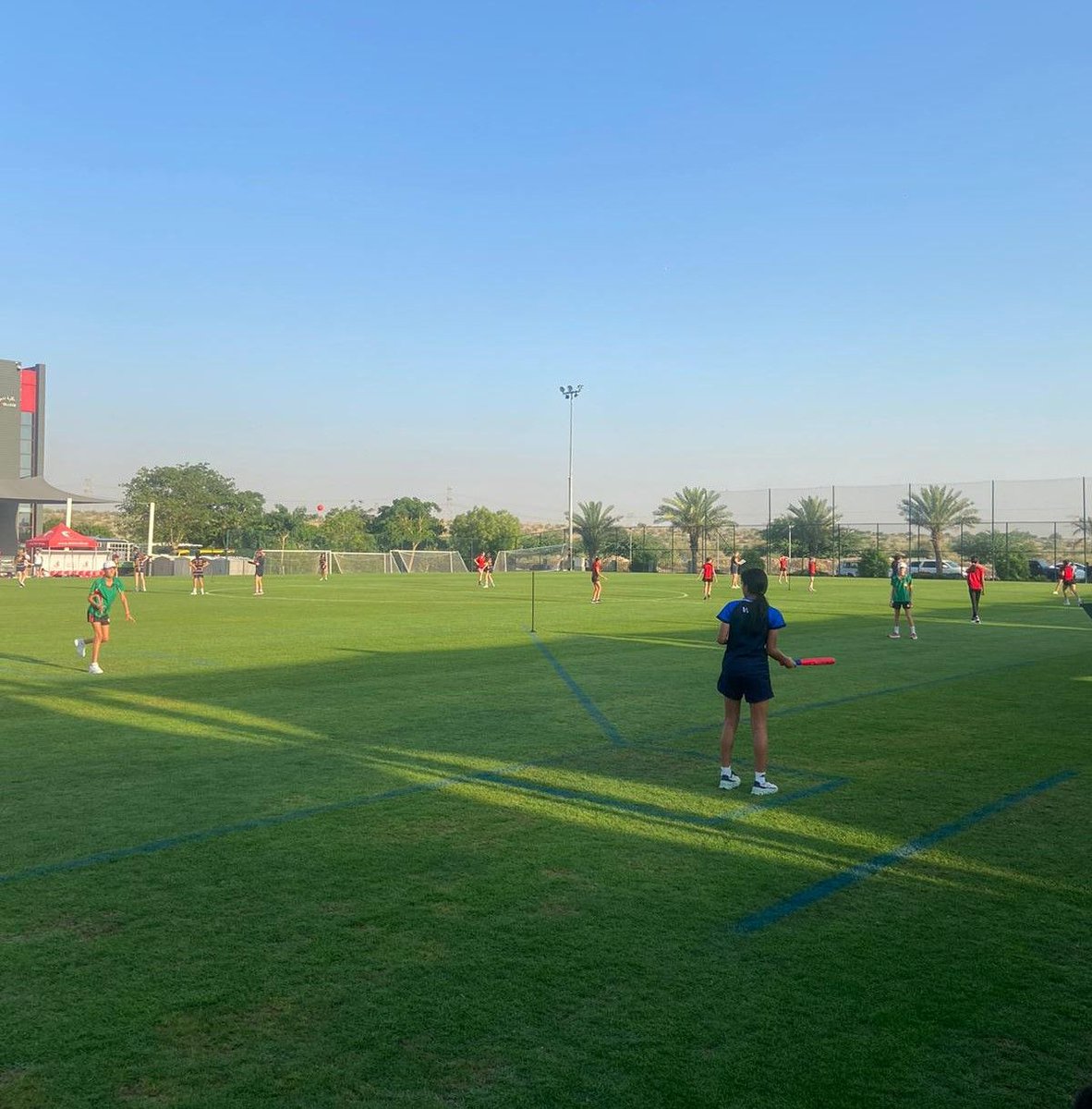 Proud of our U13 girls' rounders team for securing 5th place out of 25 teams at the #DASSA Tournament! Every single player put in incredible effort and teamwork.
Well done, girls!
#PassionForSprot #DIADubaiSport
#Rounders