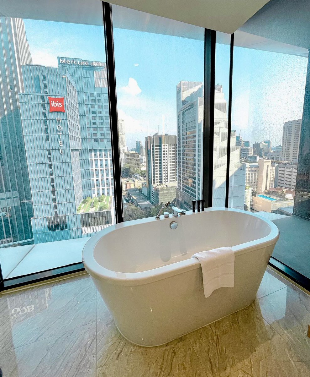 TT_BOYTT's tweet photo. คืนนี้นอน Skyview Hotel Bangkok มานอนเป็นเพื่อนได้นะครับ https://t.co/9f28Yz9hzj