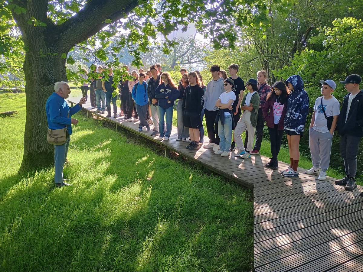 KTSHistory's tweet image. A beautiful morning here on "Hill 60" above Ypres, so it's hard to imagine that we're standing on land hard fought over throughout WW1. The lines of the trenches are horrifyingly close together. Tom, our guide, has just told us that his uncle was injured here.