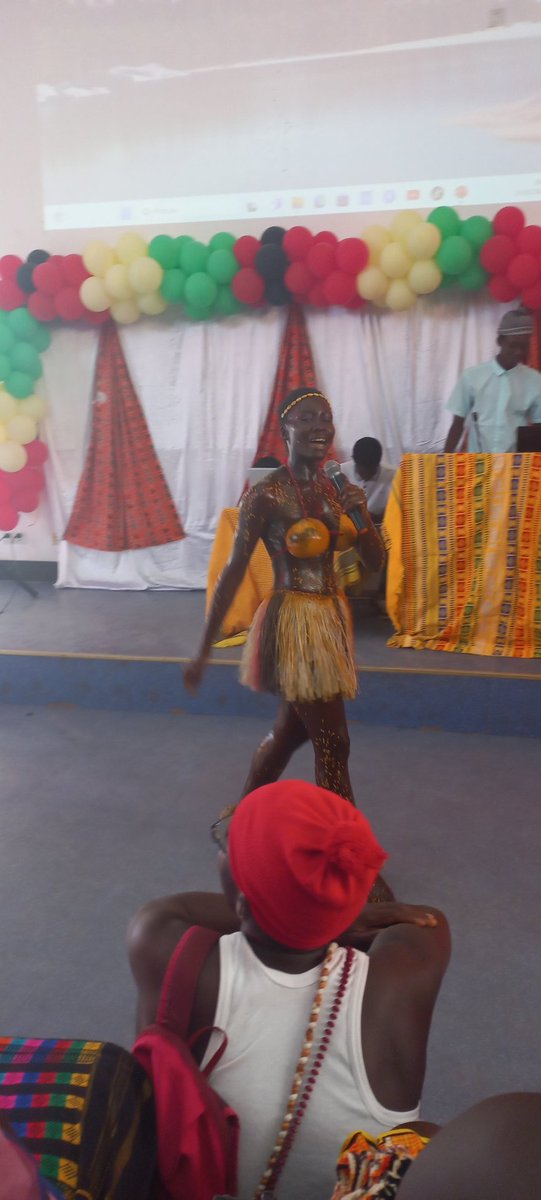 Cada 25 de Mayo se celebra el Día de África, destacando la diversidad cultural de este continente. Nuestra facultad de medicina celebra este día juntos profesores y estudiantes. #DiaAfrica #BMCGuineaBissau <a href="/CubacooperaGb/">CubaCoopera Guinea Bissau</a> <a href="/cubaengb/">Embajada de Cuba en Guinea Bissau</a>