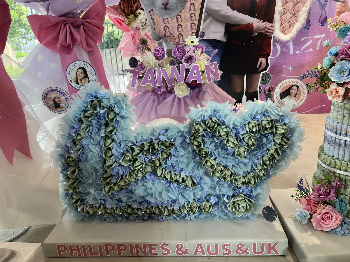 bl0v3JJJ's tweet photo. this is so beautiful! 😍
congratulations for a successful and awesome artistic work, admins!
LOOKKAEW WORLD OF HAPPINESS
#LKBD24thCrystalDreams #LOOKKAEWBD2024
#lookkaewkamollak #LKPH https://t.co/2l9PHxjYOe