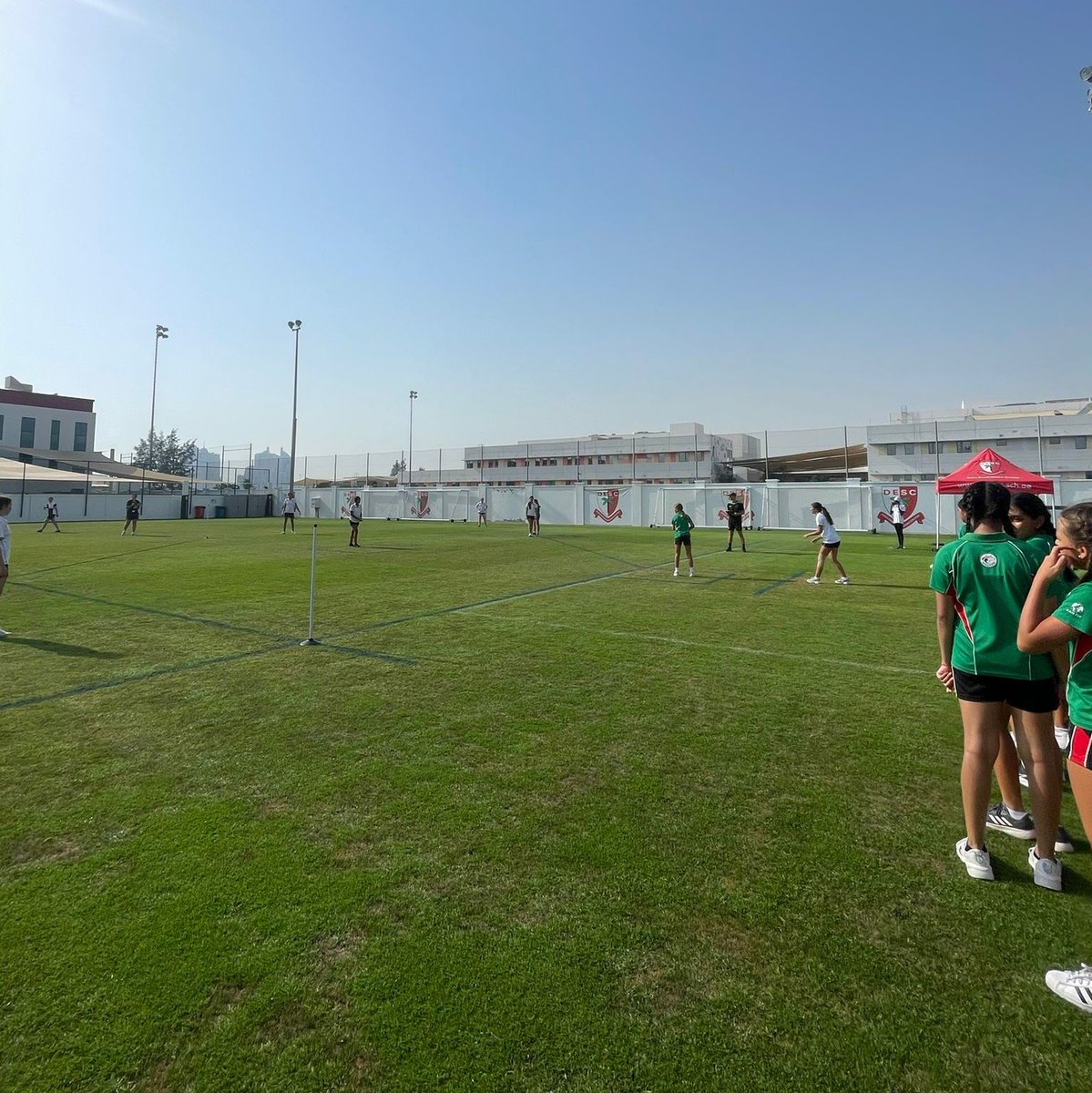 U15 girls secured 3rd place out of 20 teams, just missing the final. Despite the heat, they played 5 fab games. Shout out to Sanaya for her full catch, Daniela for perfect bowling, and all the girls with home runs! 
Well done, team!
#PassionForSport #DIADubaiSport #Rounders