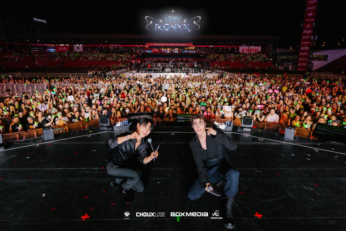 ikonyx_live's tweet photo. เป็นไงกันบ้างงง กับ MC ทั้งสองคน ของงาน IKONYX CONCERT 🤗

TEN และ BLUE เรียกเสียงกรี๊ด และรอยยิ้มจากแฟนๆ ได้เยอะเลย 👍🏻
บอกเลยว่าเคมีเข้ากันสุดๆ 😆

TEN and BLUE brought a lot of cheers
#IkonyxConcert #IkonyxBKK2024 #Ikonyx2024
#น้าบอกแล้วว่าทำถึง #TEN #TENLEE #BLUE https://t.co/ndcaf40A4i